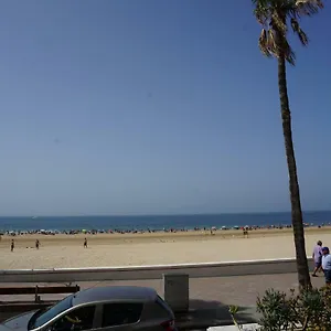 Apartamento La Mar De Cerca. Terraza Vistas Mar. 1ª Linea Playa Cádiz